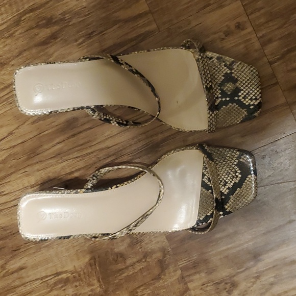 Amazon the drop sandal size 13 - Picture 2 of 8